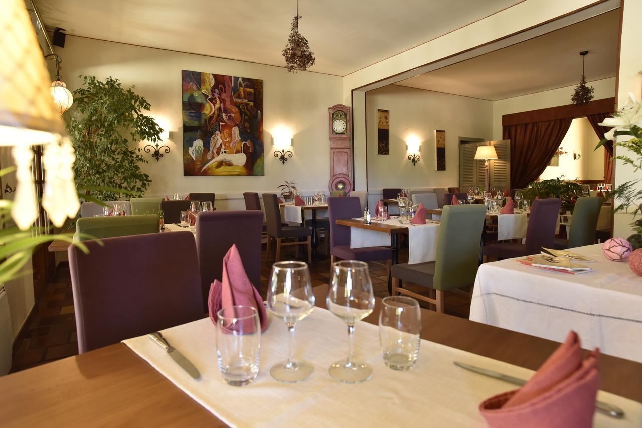Logis Hotel-Restaurant Le Relais Отрив Екстер'єр фото